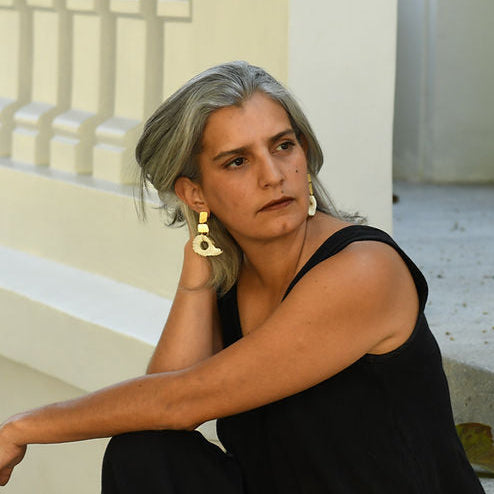 Artisan dangle earrings made of hammered bronze with gold or silver plating and natural deer horn, ethical boho statement jewelry