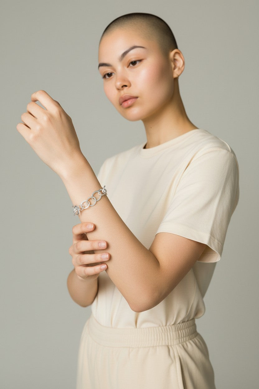 Circle Link Bracelet in silver plated bronze with hammered circle links