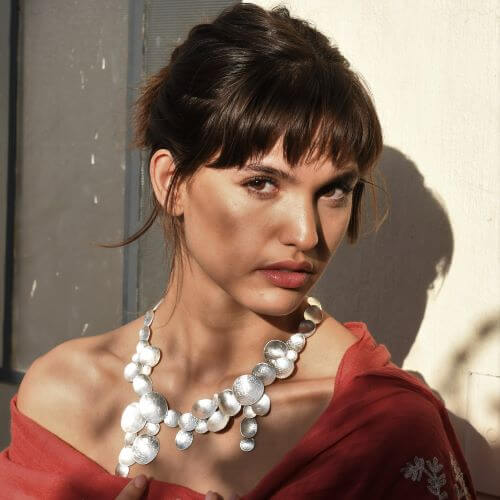 Cráteras Sculptural Hammered Disc Gold Statement Necklace