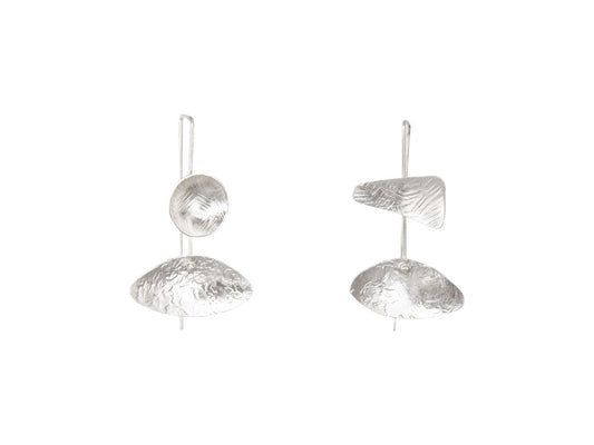 Handcrafted hammered geometric earrings in gold or silver plating – UXA model